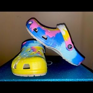 Tie Die Crocs (Men’s 6 - Women’s 8)